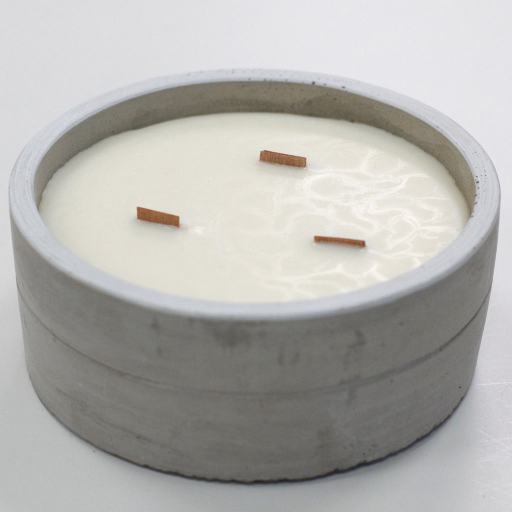 Soleil Vanille – Bougie béton mèche bois, vanille & orange